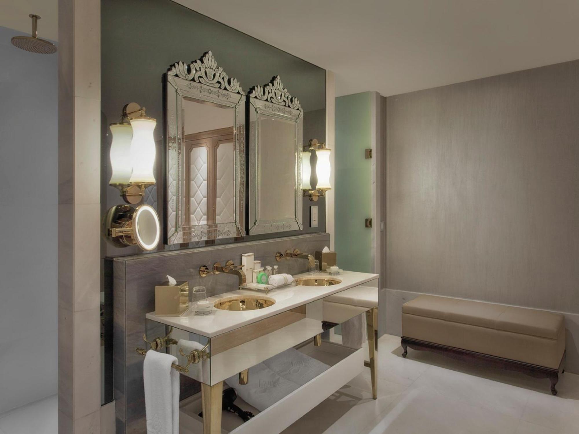 Luxury Suite with Lounge Access,1339140974:JPEG